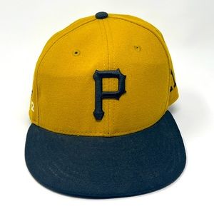 Pittsburgh Pirates Fitted Hat 7-1/4 57.7cm New ERA